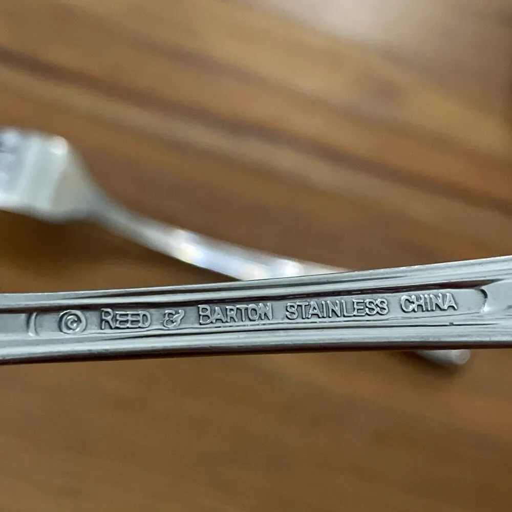 Reed & Barton Lot of 2 Hadley Stainless Dinner Forks 8 1/8